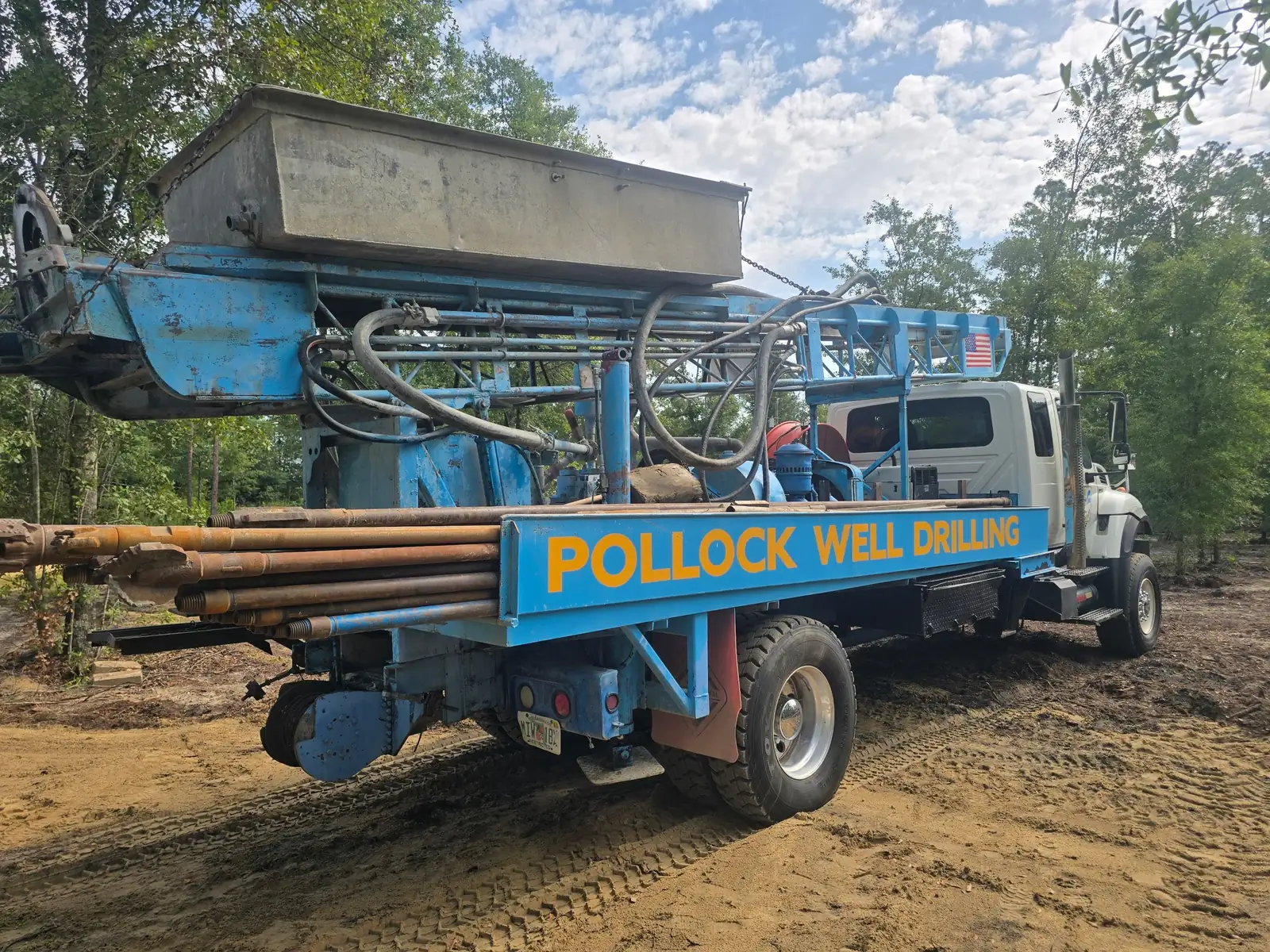 Blue Pollock Well Drilling rig with drill pipe